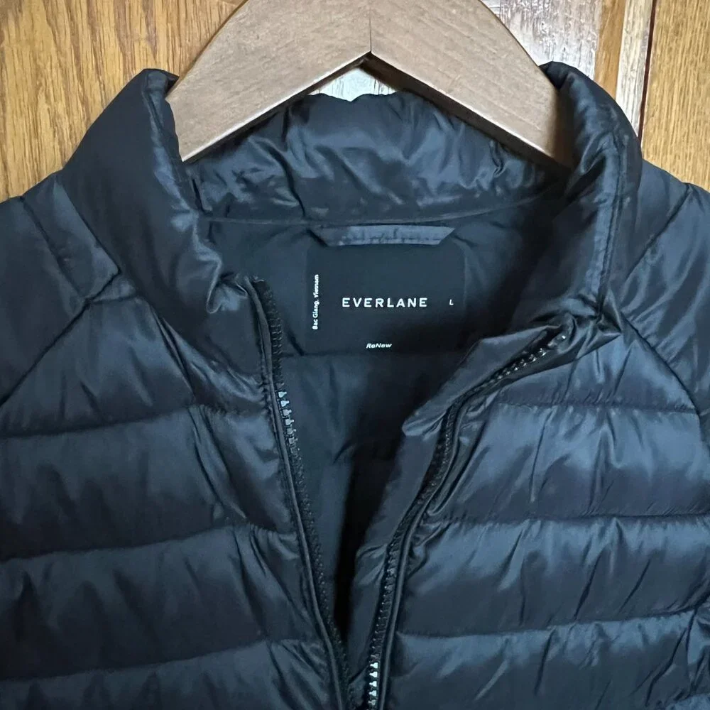 EVERLANE Women's Renew Lightweight Puffer Jacket - Black,  Size Large -  EUC - Picture 14 of 16